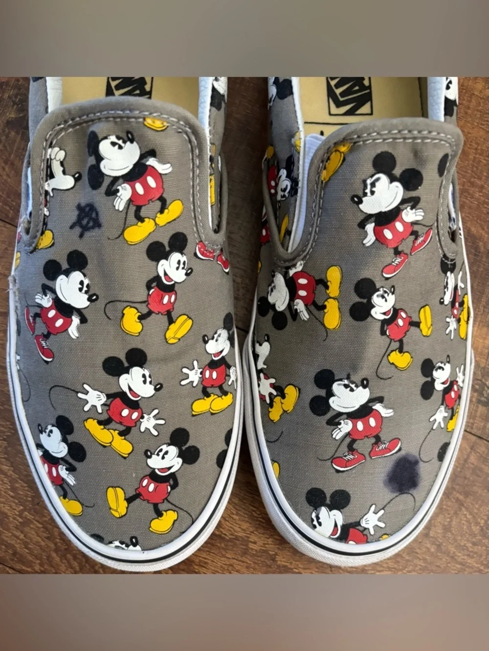 Vans x Disney Mickey Mouse classic  slip on shoes Sz 10 men